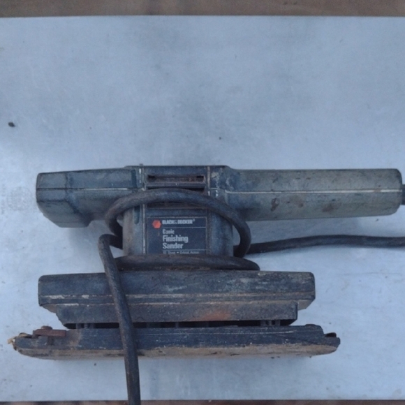 Black & Decker Finishing Sander - Picture 1 of 2
